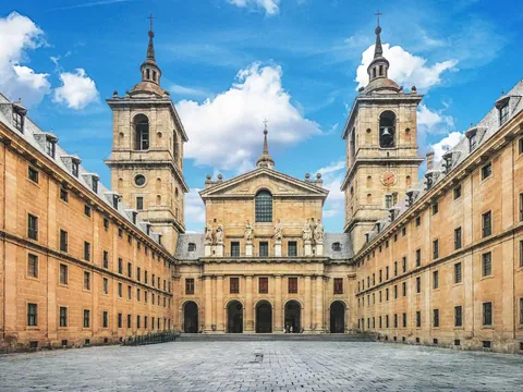 tour privado San Lorenzo el Escorial visita guiada entradas Patio Monasterio