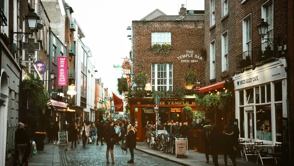 Qué hacer en Irlanda entre acantilados salvajes, castillos y pubs con música en directo