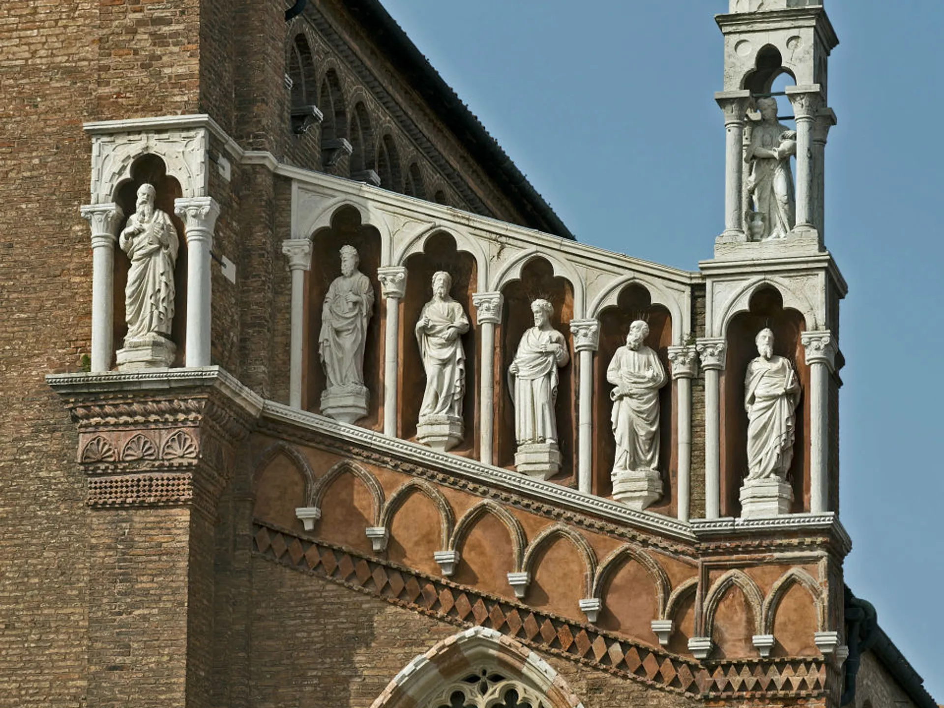 Estatuas de la Iglesia de la Madonna dell’Orto de Venecia