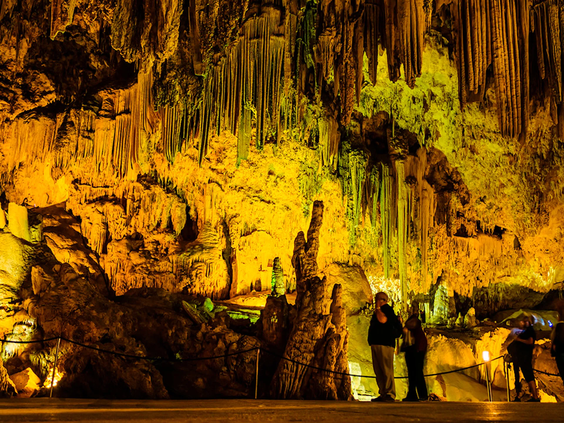 Cueva de Nerja - Top 8 Cuevas en España - Blog - Buendía
