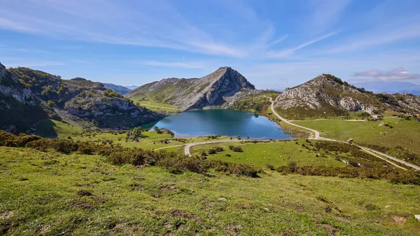 Excursión a los Lagos de Covadonga desde Oviedo