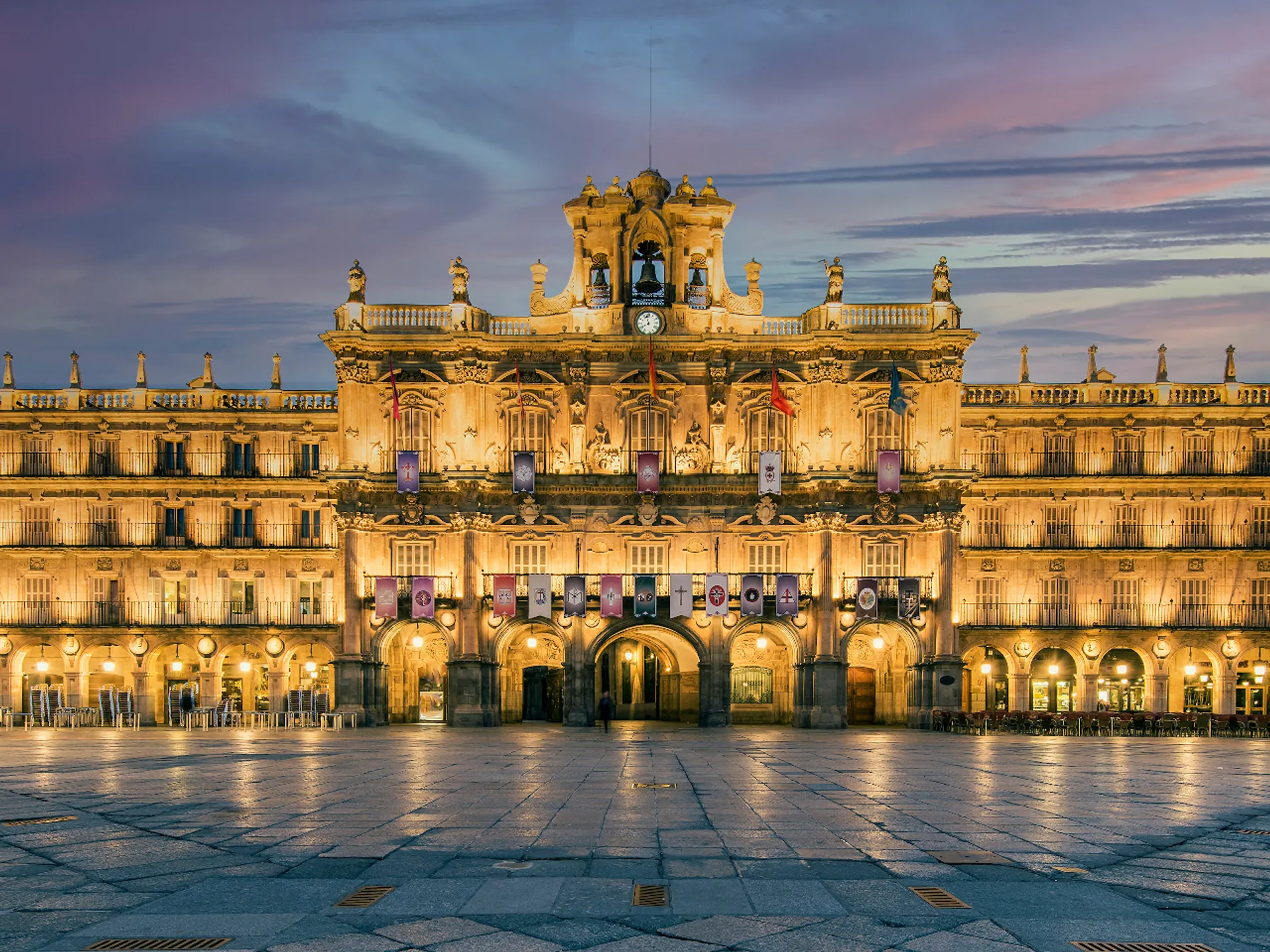 Plaza Mayor de Salamanca - Las 15 Plazas de España que no te puedes perder - Blog - Buendía Tours