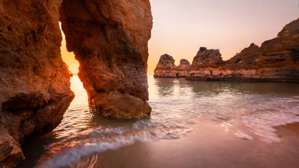 Qué hacer en Lagos entre cuevas marinas, acantilados y algunas de las mejores playas del Algarve