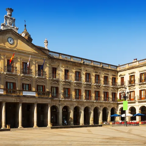 Plaza Nueva de Bilbao - Qué ver en Bilbao - Guía de viaje Bilbao - Buendía Tours