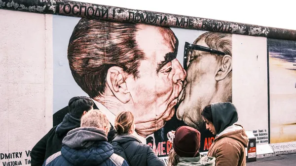 Muro de Berlín imagen de beso