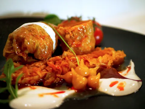 Töltött káposzta  - Comida típica de Budapest - Comer en Budapest - Guía de viaje Budapest - Buendía Tours