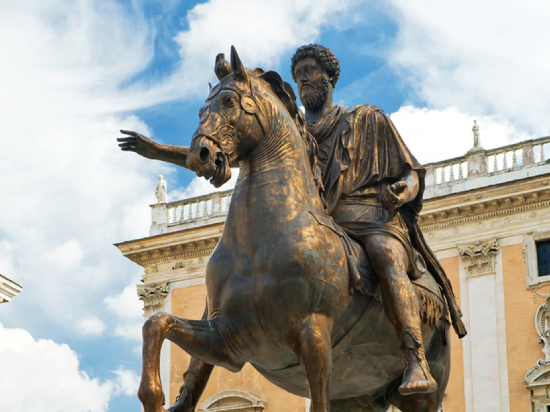 Estatua de Marco Aurelio en los Museos Capitolios  - Museos Capitolinos - Museos de Roma - Qué ver en Roma - Guía de Viaje Roma - Buendía Tours