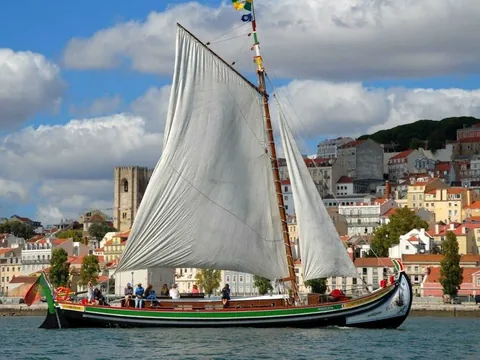 Paseo en velero por Lisboa