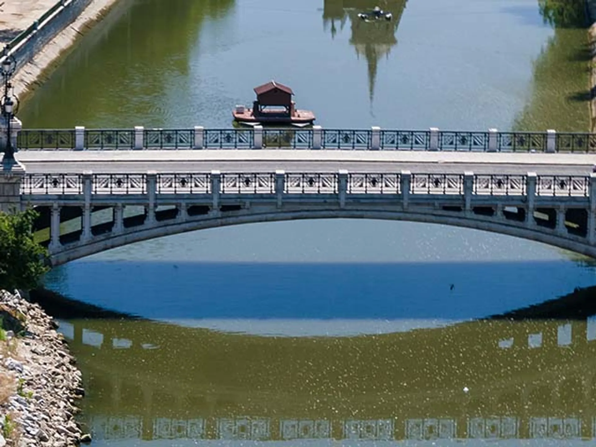 Puente Reina Victoria en Madrid-Escenarios de la serie Caronte - Blog - Buendiatours 