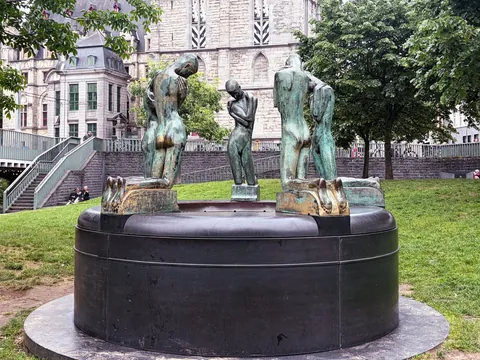 fuente de los arrodillados de George Minne en Gante Bélgica