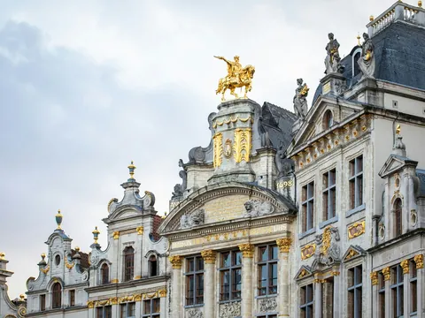 Fachada de edificio histórico en Bruselas