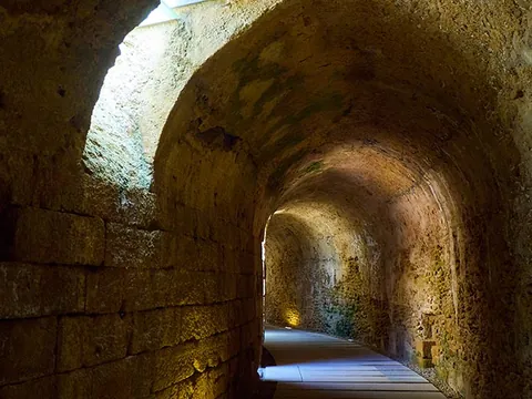 Interior Galerias Teatro Romano Cádiz free tour Cádiz