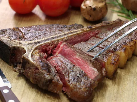 Bistecca alla Fiorentina - Comida típica de Florencia - Comer en Florencia - Guía de viaje Florencia - Buendía Tours