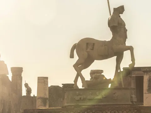 Estatua del Centauro en las ruinas del Foro de Pompeya