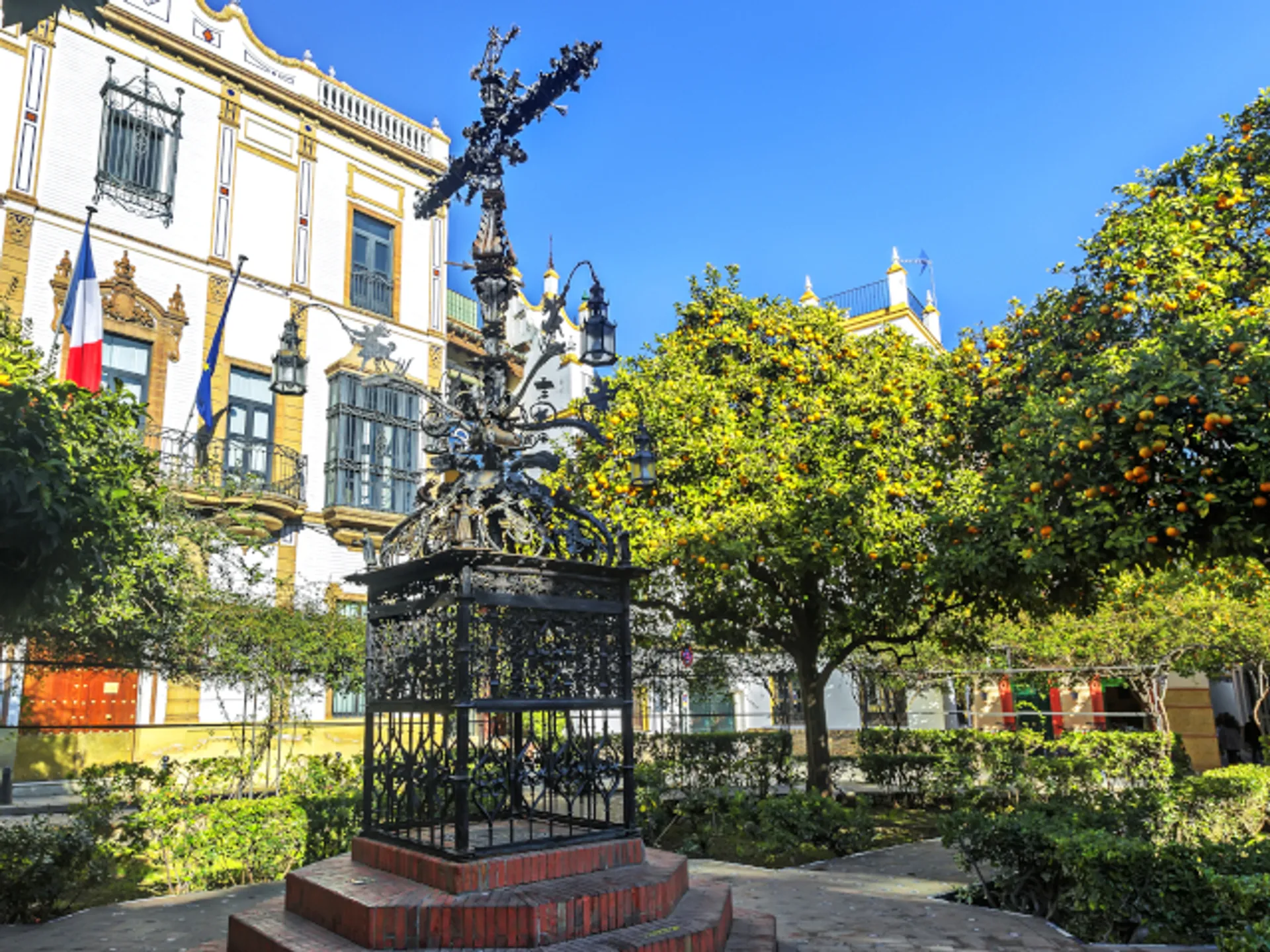Plaza Santa Cruz - Qué ver en Sevilla - Guía de viaje Sevilla - Buendía Tours