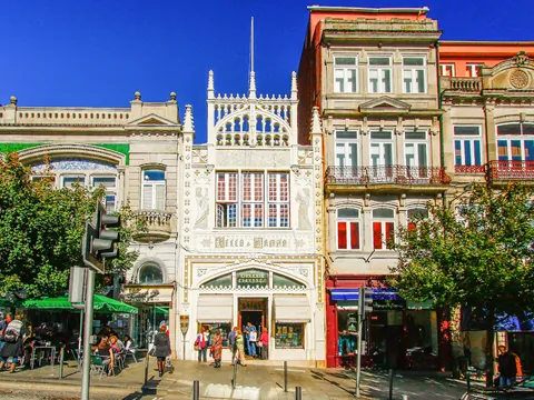 Visita el centro histórico, los lugares modernos de la ciudad y los más icónicos del centro como la Librería Lello.