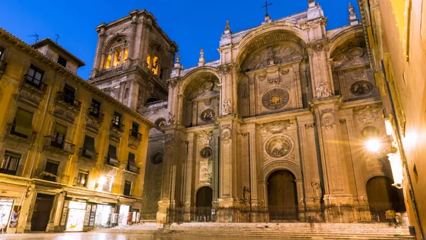 free tour Granada nocturno misterios leyendas Mitos visita guiada Catedral gratis gratuita