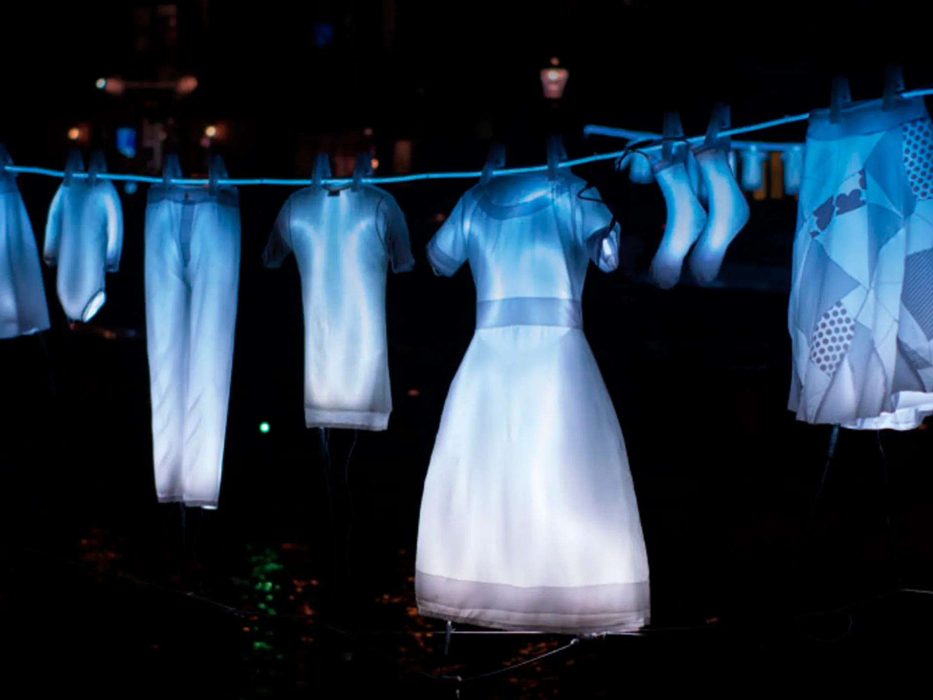 Una de las obras del Festival de Luces de Ámsterdam - Los mejores Mercadillos de Navidad en Europa 2022 - Blog - Buendía Tours 
