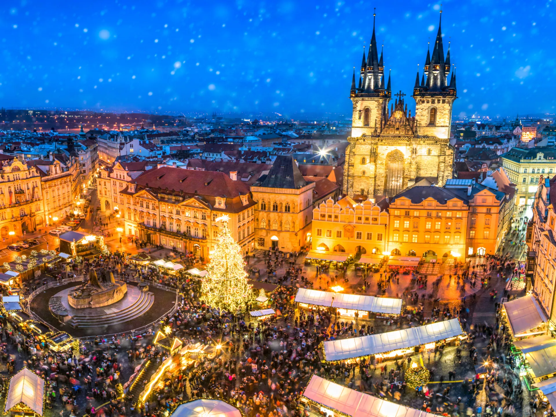 Mercadillo de Navidad Praga - Los mejores destinos de Europa en el puente de diciembre 2022 - Blog - Buendía Tours