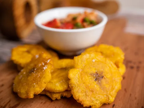 Food tour Cartagena Indias experiencia Gastronomica Patacon visita guiada Comida callejera Columbia