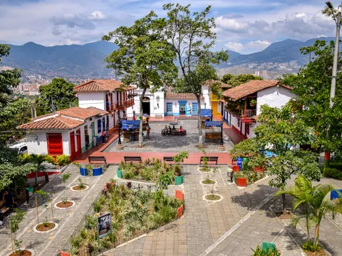 Tour en chiva por Medellín