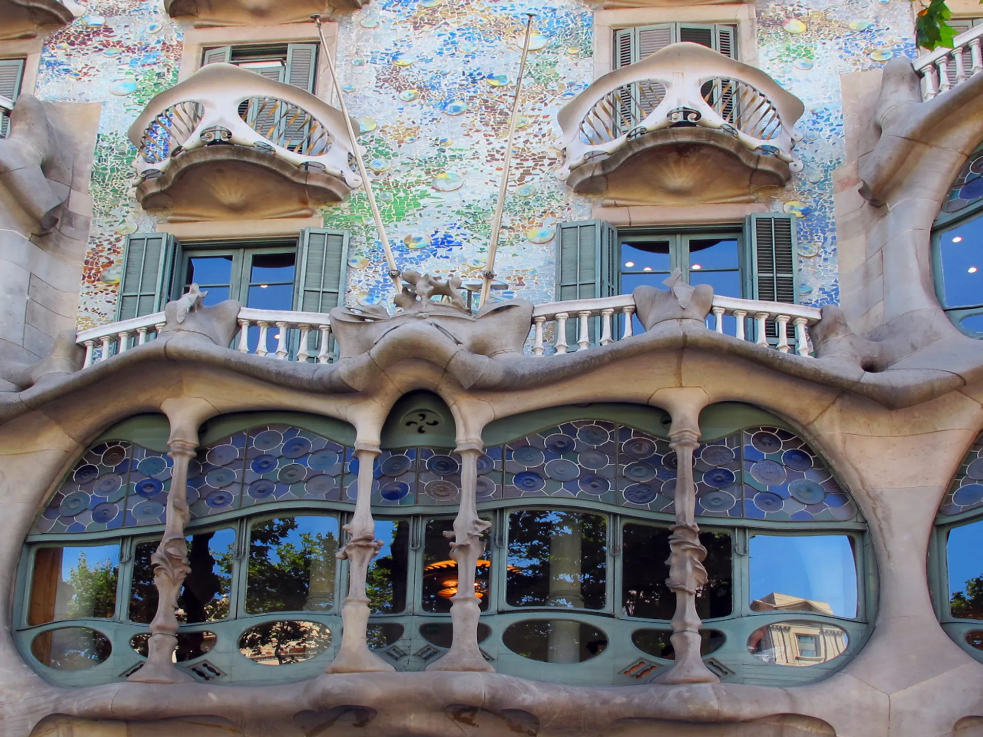 Fachada de la Casa Batlló en Barcelona - Casa Batlló - Qué ver en Barcelona - Guía de Viajes Barcelona - Buendía Tours