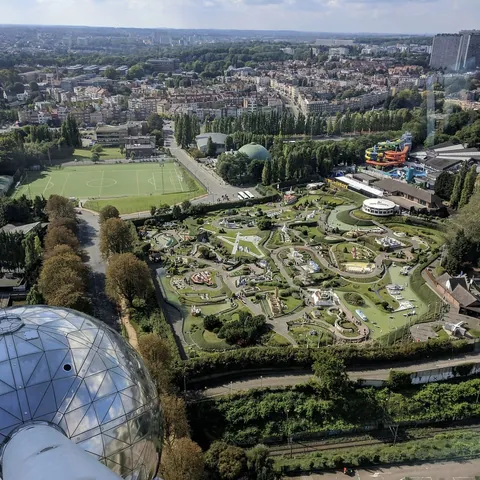 Mini Europa visto desde el Atomium-Que ver Bruselas - Guía de Viaje Buendía Tours