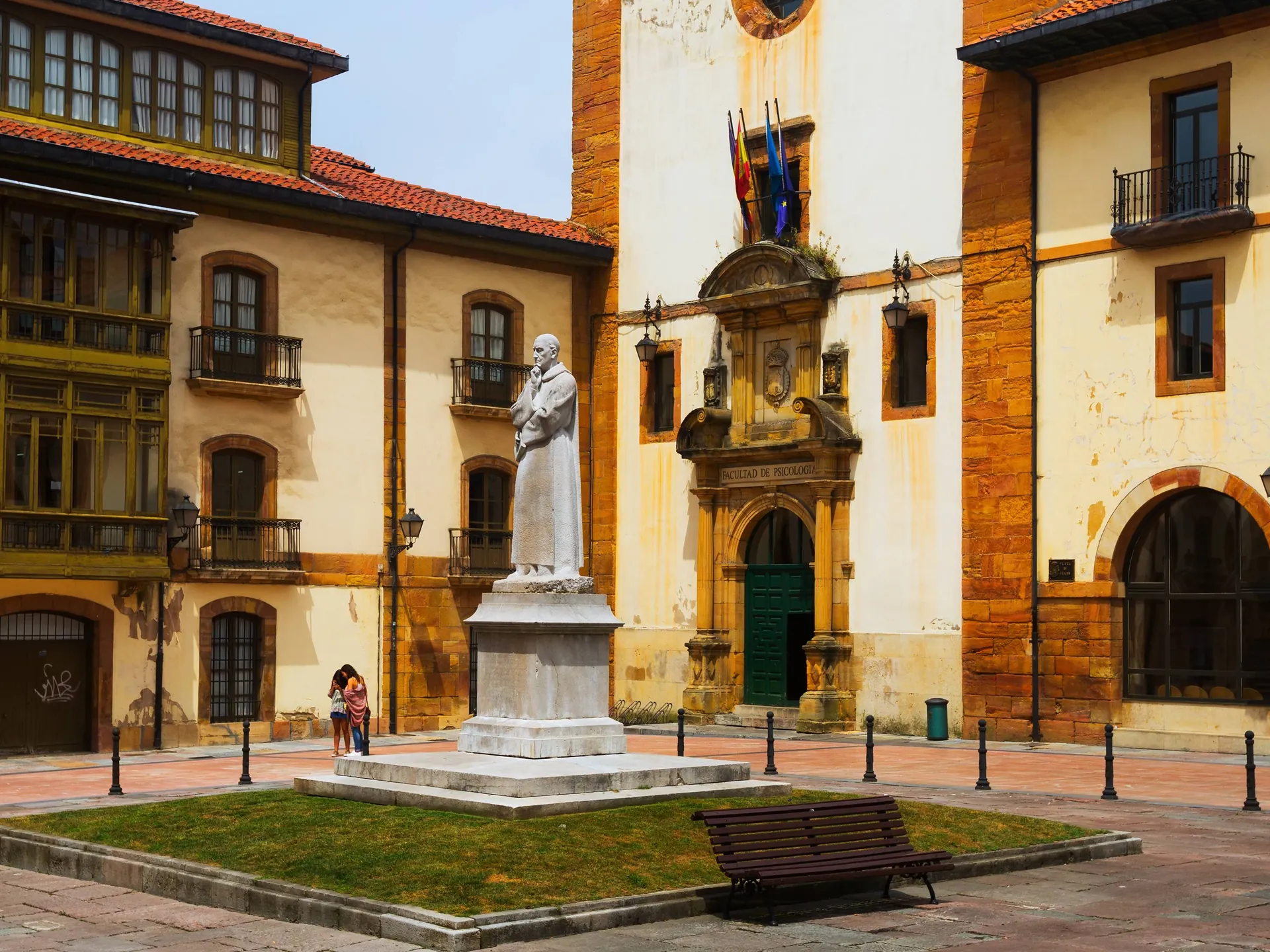 Universidad de Oviedo - Guía de viaje Oviedo - Buendía Tours