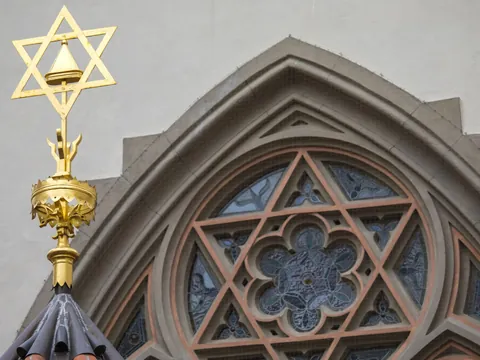 Detalle de estrella de David en fachada del Barrio Judío de Praga