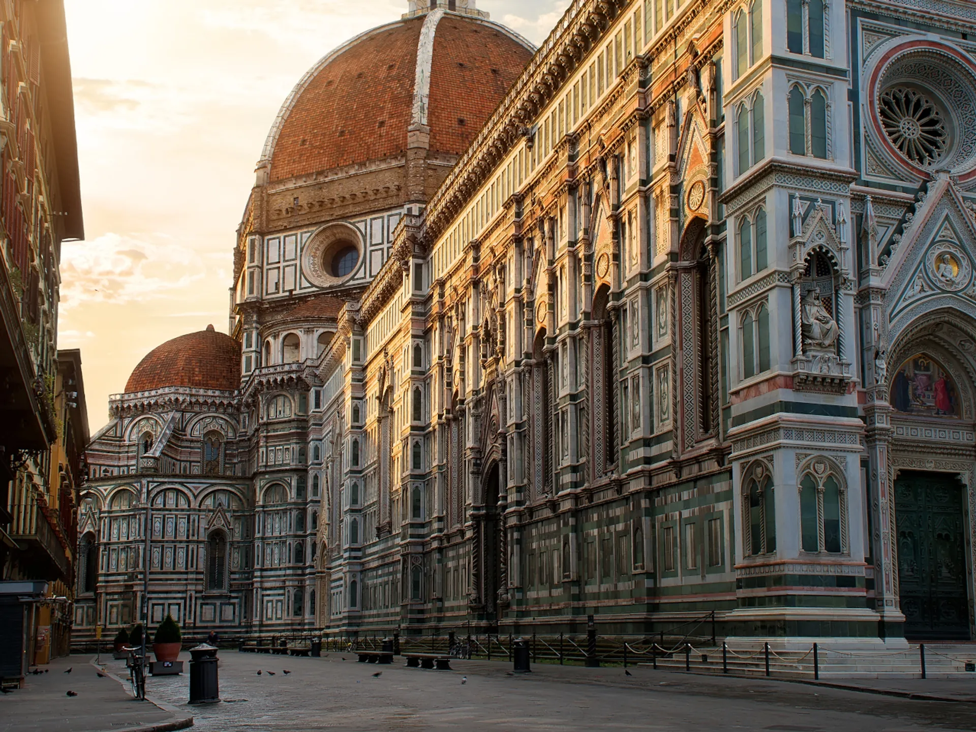 Esquina Piazza del Duomo - Piazza del Duomo - Qué ver en Florencia - Guía de Viajes Florencia - Buendía Tours