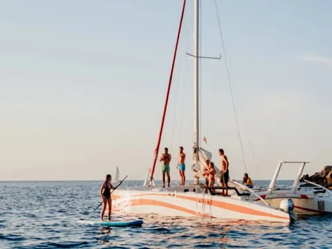 excursión catamarán Fornells Menorca Baleares