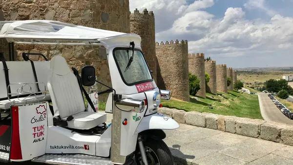 Tuk Tuk Avila