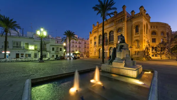 Teatro Gran Falla de noche (Cádiz)