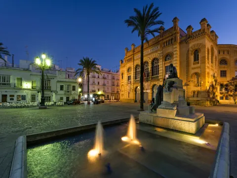 Teatro Gran Falla de noche (Cádiz)