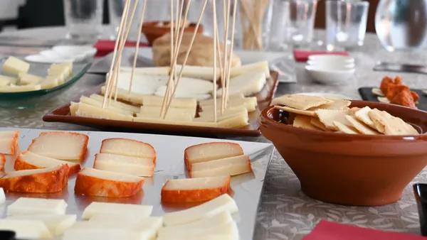 tour Queseria Cáceres experiencia Gastronomica Degustacion Quesos Extremandura