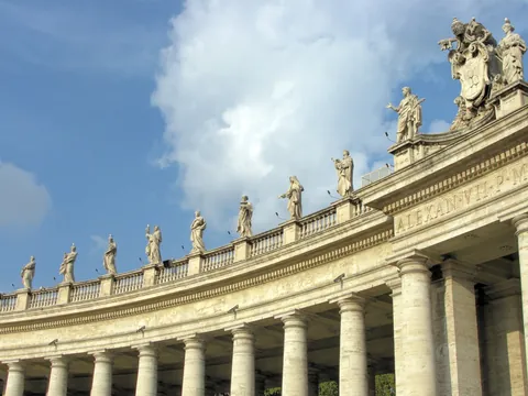 Detalle Plaza de San Pedro, ubicada en el interior del la Ciudad el Vaticano.