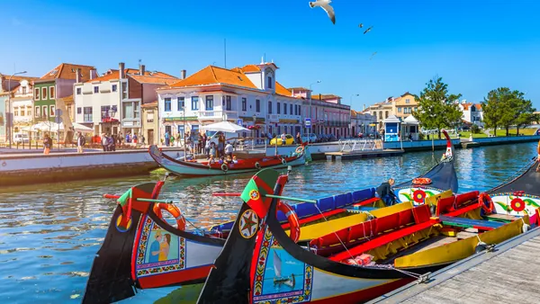 aveiro portugal moliceiro