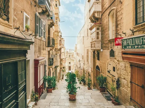 Calle y cartel de San Paolo Naufrago en La Valeta, Malta