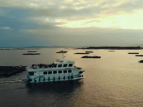 paseo en barco Puesta Sol Mariscada Cena Ria Arousa Pontevedra Galicia