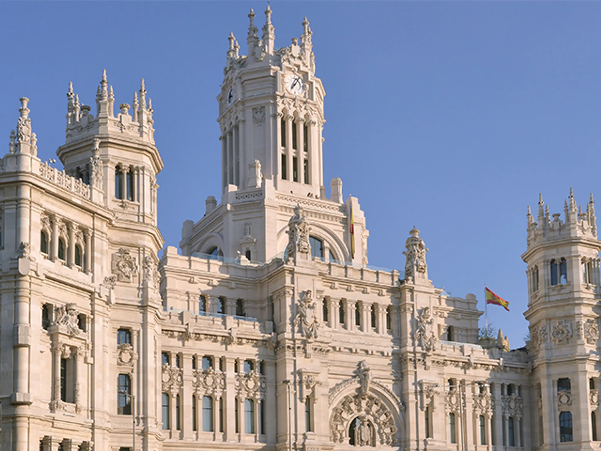 Palacio de Comunicaciones o Palacio de Cibeles de Madrid - Palacio de Cibeles - Qué ver en Madrid - Guía de Viajes Madrid - Buendía Tours