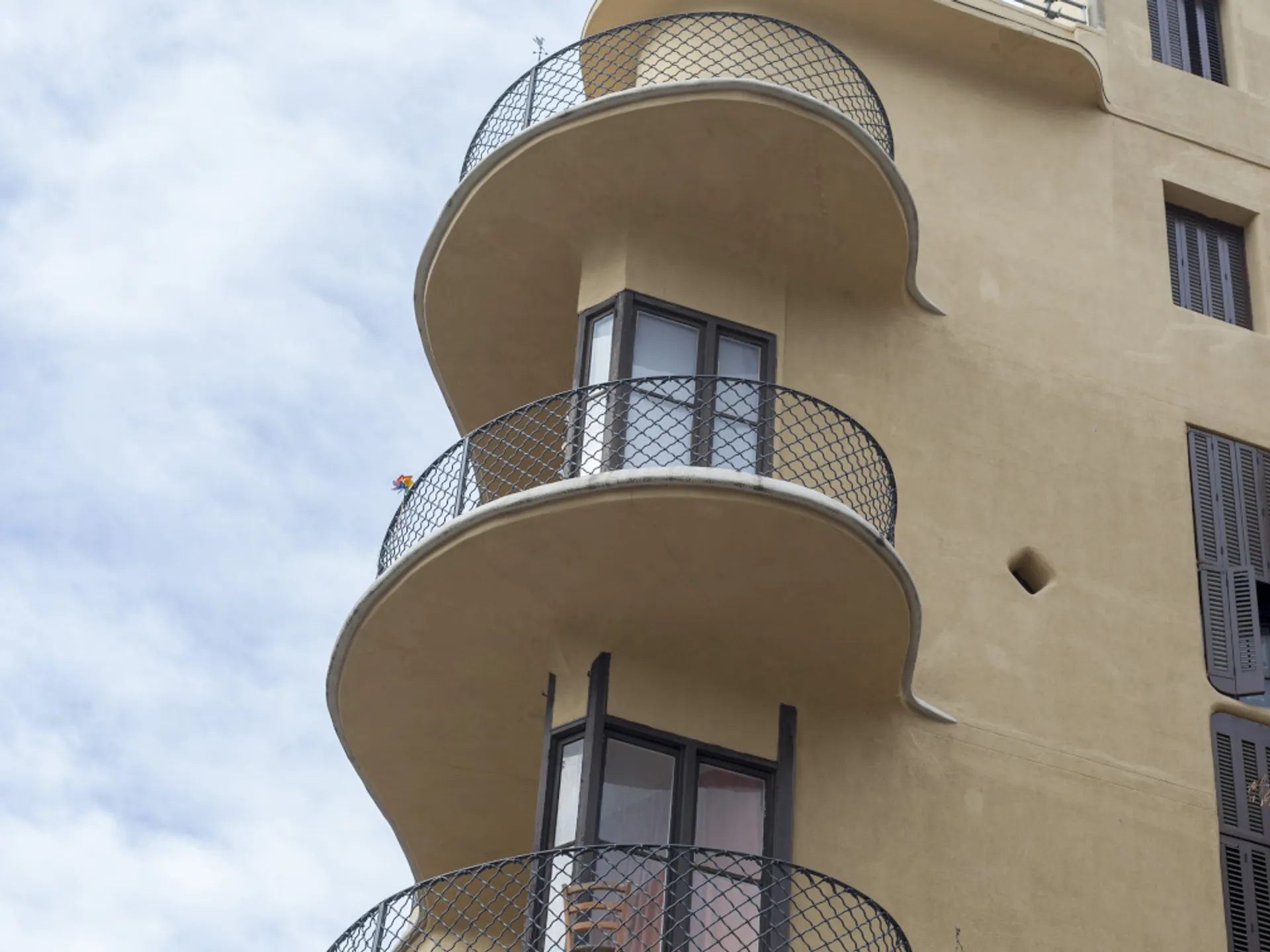 Casa Planells - 15 joyas arquitectónicas de Barcelona - Blog - Buendia Tours