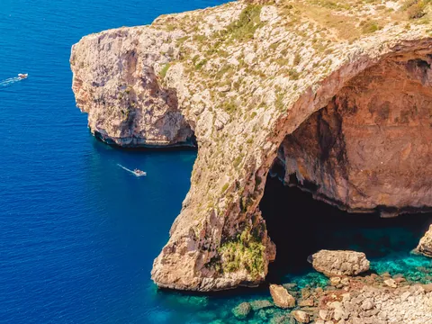 excursion-barco-isla-comino_laguna-azul_cuevas_blue-lagoon_crucero_paseo-barco_catamaran_malta_buendia-tours (6).jpg