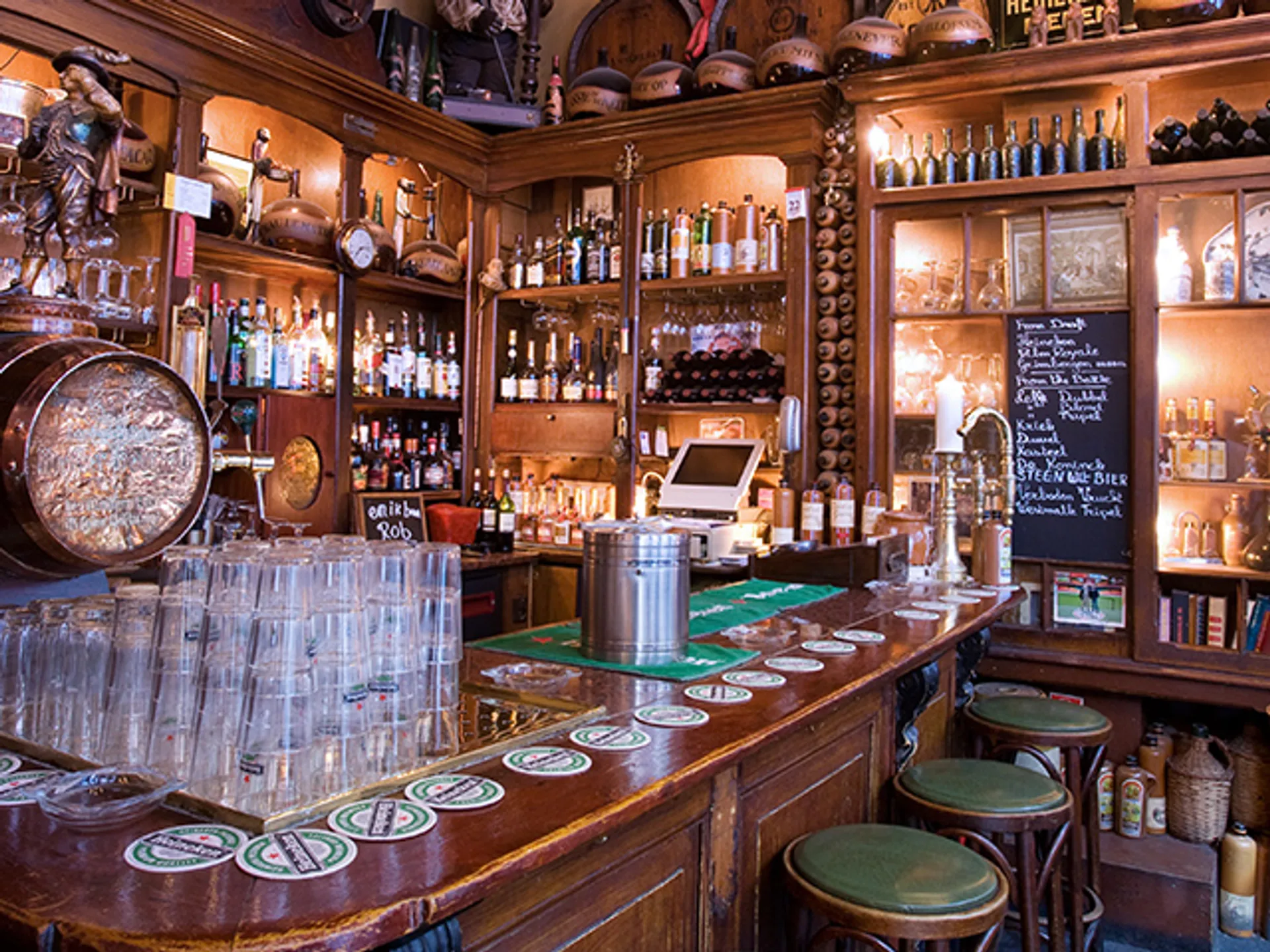 Interior del Cafe Belgique en Ámsterdam