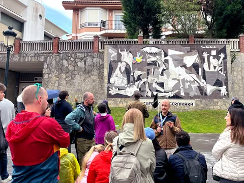 explicaciones guía buendía mural guernika gernikara