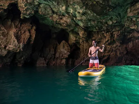 Paddle surf en barranco Grottos y cuevas submarinas
