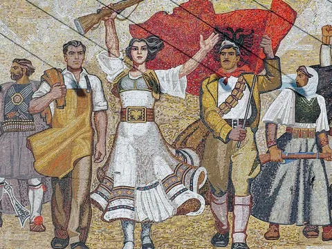 Tour por Tirana