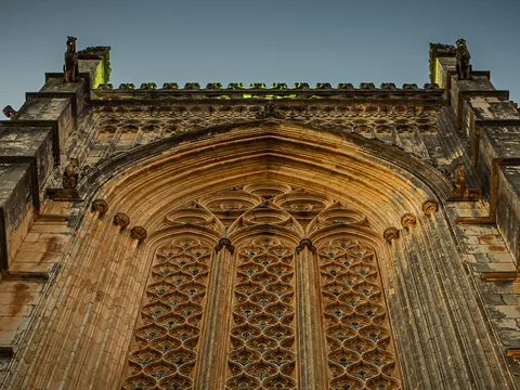 Detalle gótico de la fachada del Monasterio de Batalha.