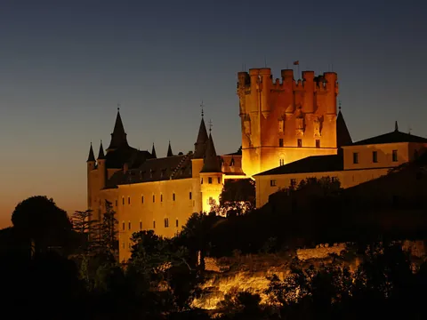 Alcazar free tour Segovia misterios leyendas Castilla León