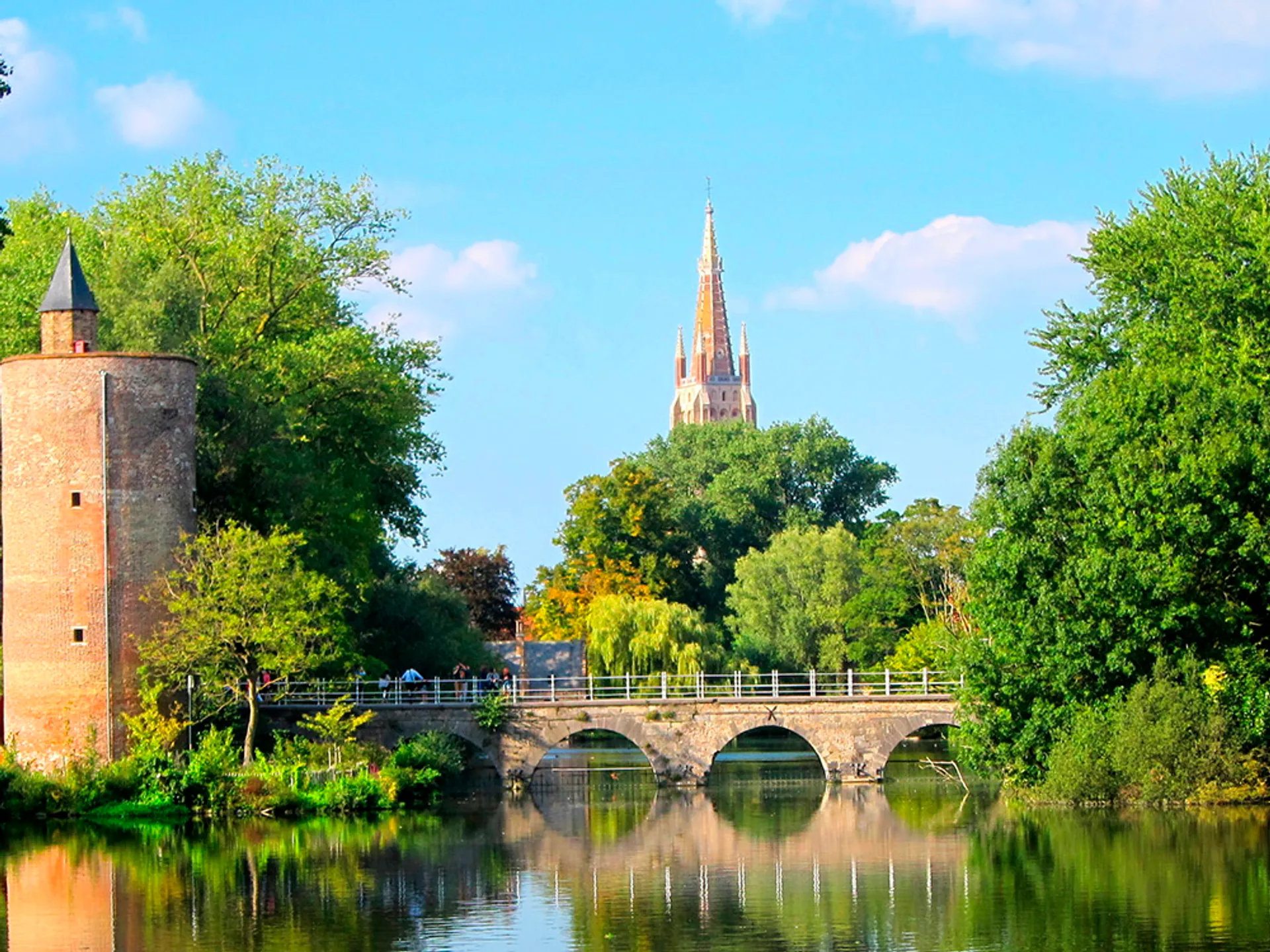 Torre de la pólvora en Minnewater - Brujas - Buendía 