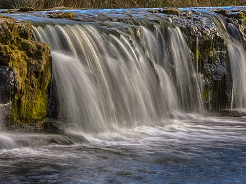 Cascadas de Kuldiga, uno de los principales atractivos naturales de la región.